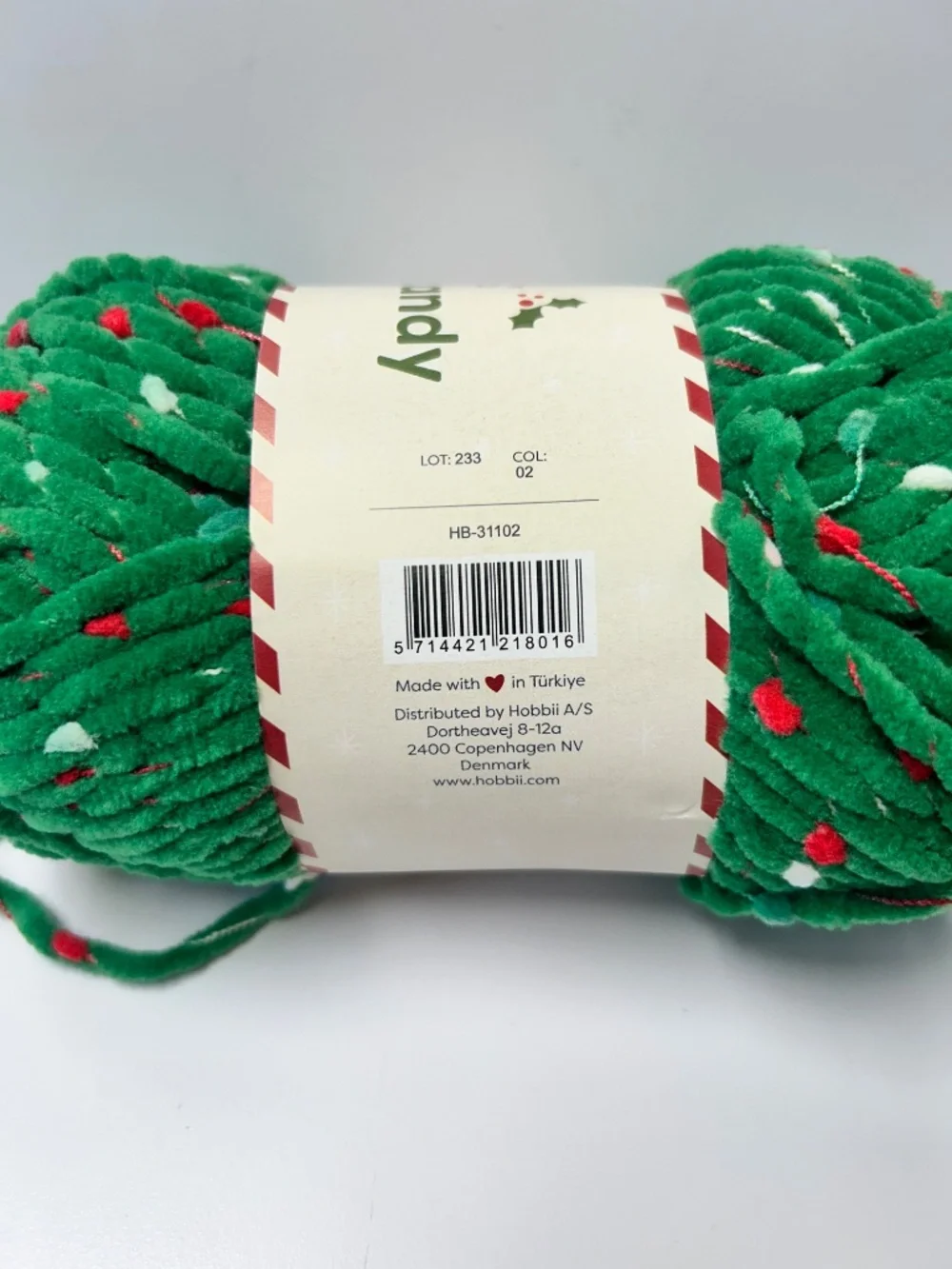New Hobbii Christmas Honey Bunny Candy 4 Skein Yarn Lot Green Red White Chenille
